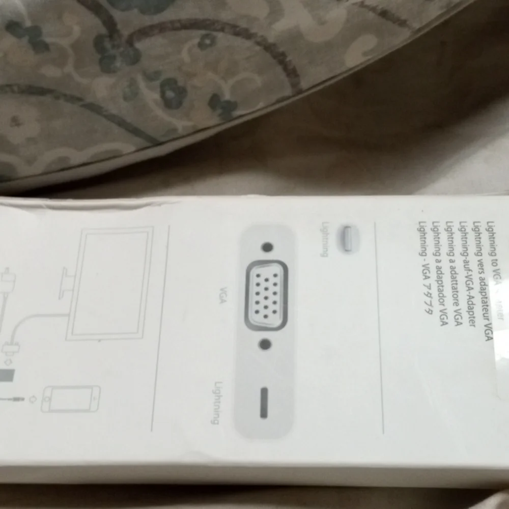 Lightning to VGA Adapter